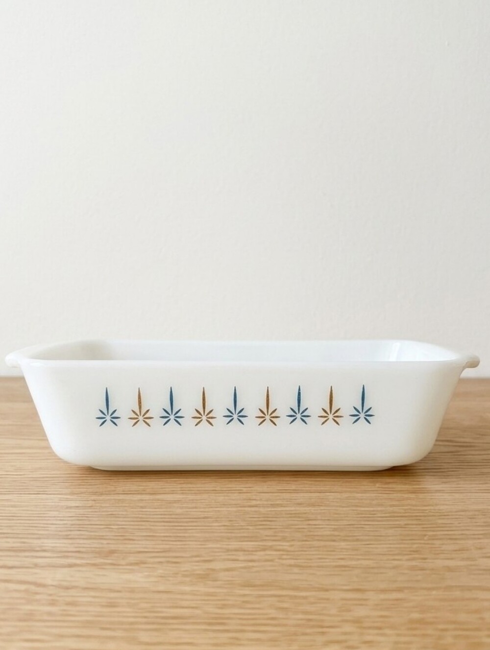Fire‑King Anchor Hocking Baking Dish – Vintage Blue & Gold Starburst Pattern